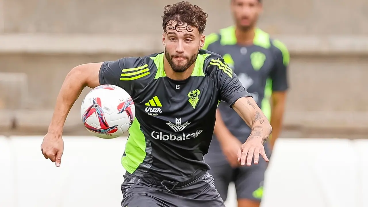 El lateral albaceteño Samu Vázquez aspira a "debutar en Segunda" con el Albacete