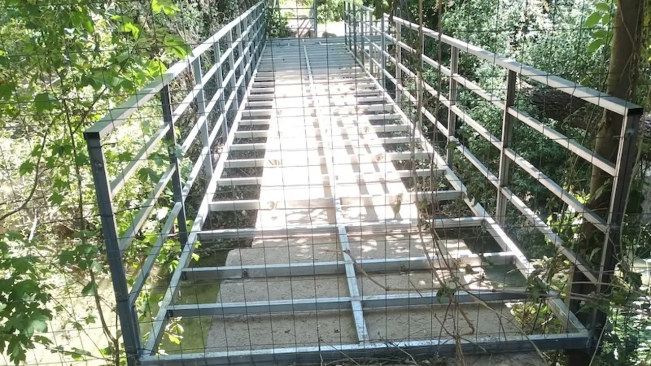 Denuncian ante el Seprona la construcción de un puente en el río Júcar