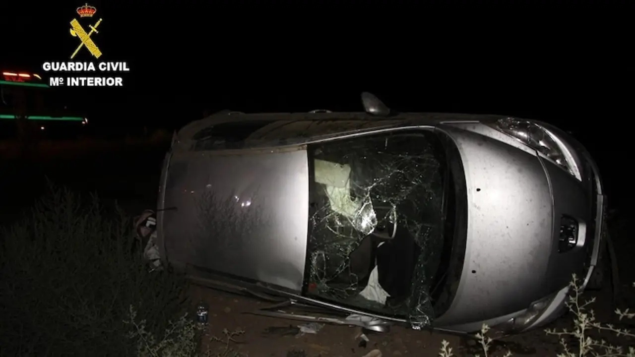 Investigan a un conductor por posible delito en su implicación en un accidente
