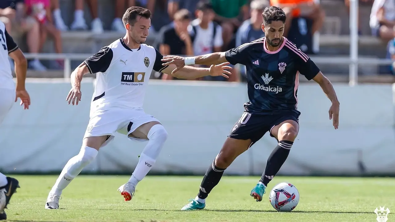El Albacete consigue su primera victoria de pretemporada por la mínima (1-0)