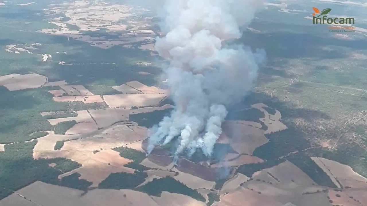 Dan por controlado el incendio de Valverdejo (Cuenca), al que han vuelto este jueves los medios aéreos