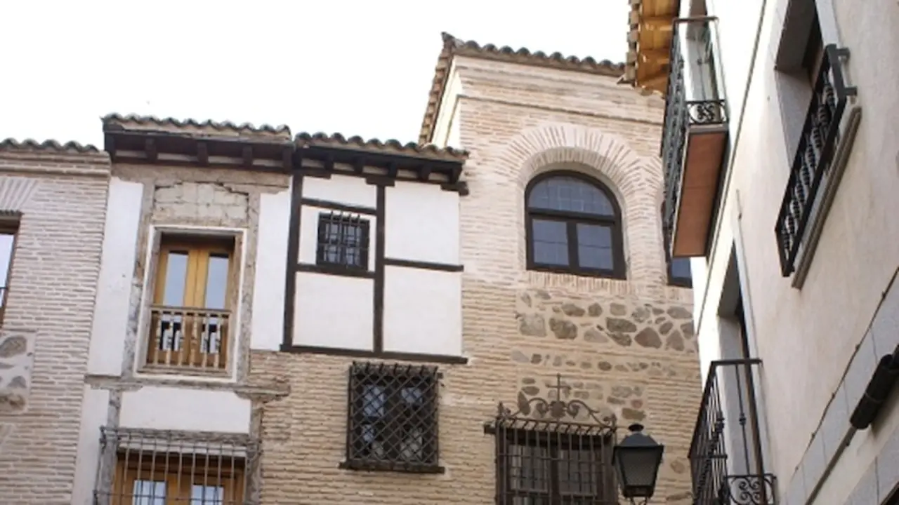 Fachada principal de la toledana Casa de las Cadenas - Fotografía: Portal de Cultura de Castilla La Mancha