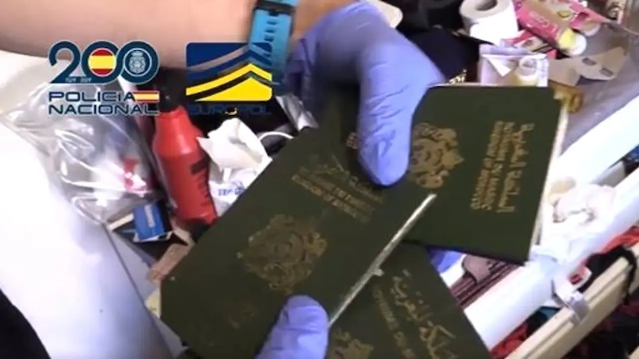 Cae una red que introdujo en España a un millar de migrantes sirios y argelinos