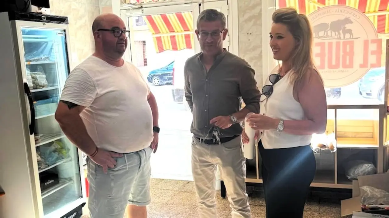 La delegada provincial de Economía, Empresas y Empleo, Arancha Poveda, ha visitado la Carnicería ‘El Bueno’ de Motilla del Palancar (Cuenca)