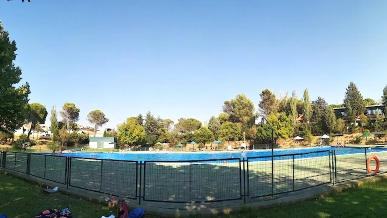 Muere una mujer de 70 años ahogada en la piscina municipal de Almadenejos (Ciudad Real) - Fotografía: La Tribuna