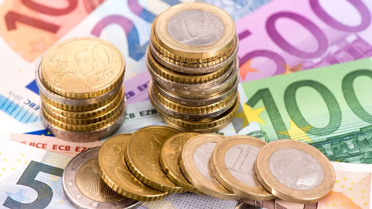 déficit, financiación, deuda pública, euros, dinero, billetes, monedas, crisis,