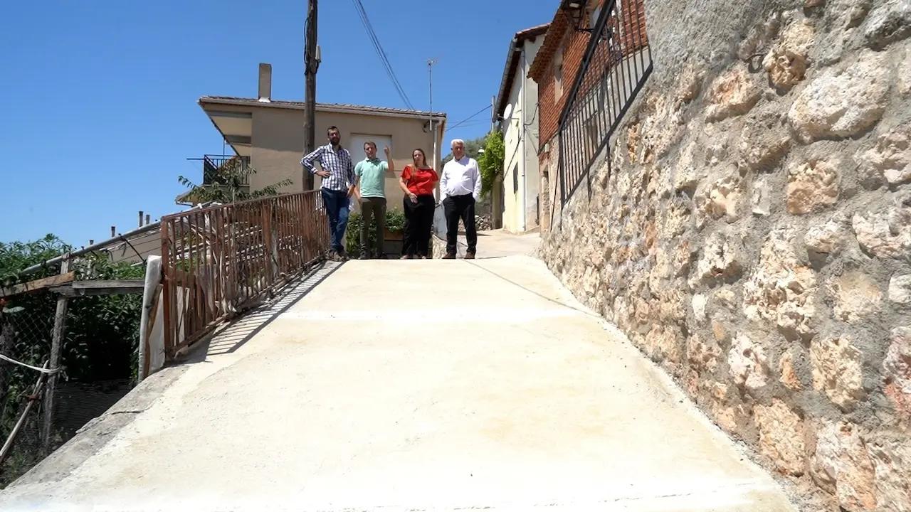 El presidente de la Diputación de Guadalajara, José Luis Vega, visita los municipios de Villaseca de Henares y Argecilla