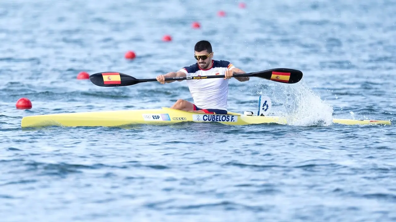 El palista talaverano Paco Cubelos compitiendo este miércoles en los Juegos Olímpicos (JJOO) de París 2024