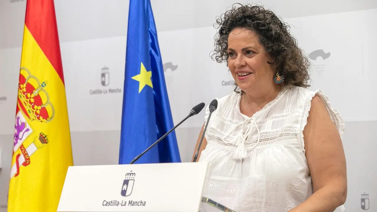 La directora general de Formación Profesional en el Ámbito Laboral, Marta Roldán, ha informado acerca de la programación de Formación Profesional en el Ámbito Laboral en Castilla-La Mancha