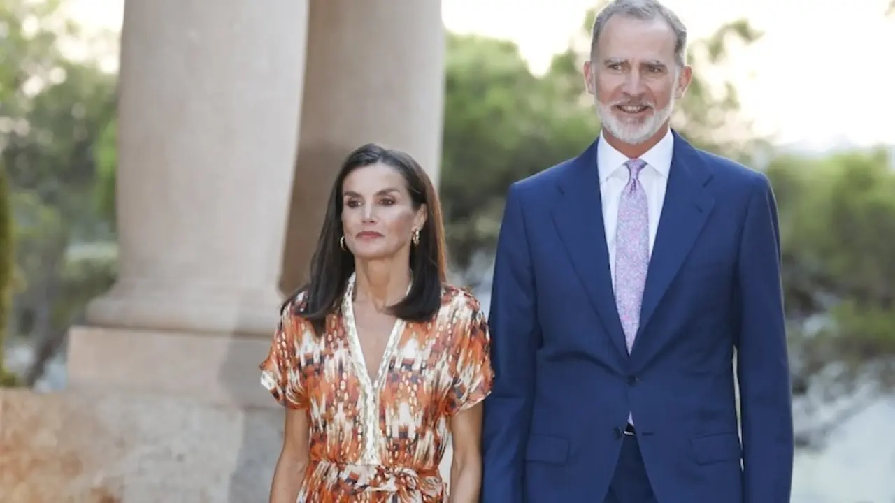 En la imagen la reina Letizia y el rey Felipe VI este verano en Palma, reyes