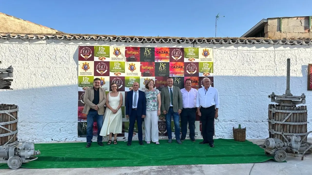El director general de Ordenación Agropecuaria, Joaquín Cuadrado, ha participado en el 60 aniversario de la Cooperativa ‘Cózar de la Sierra’