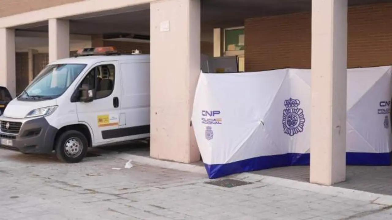 Asesina a puñaladas a su pareja y prende fuego al piso para intentar esconderlo
