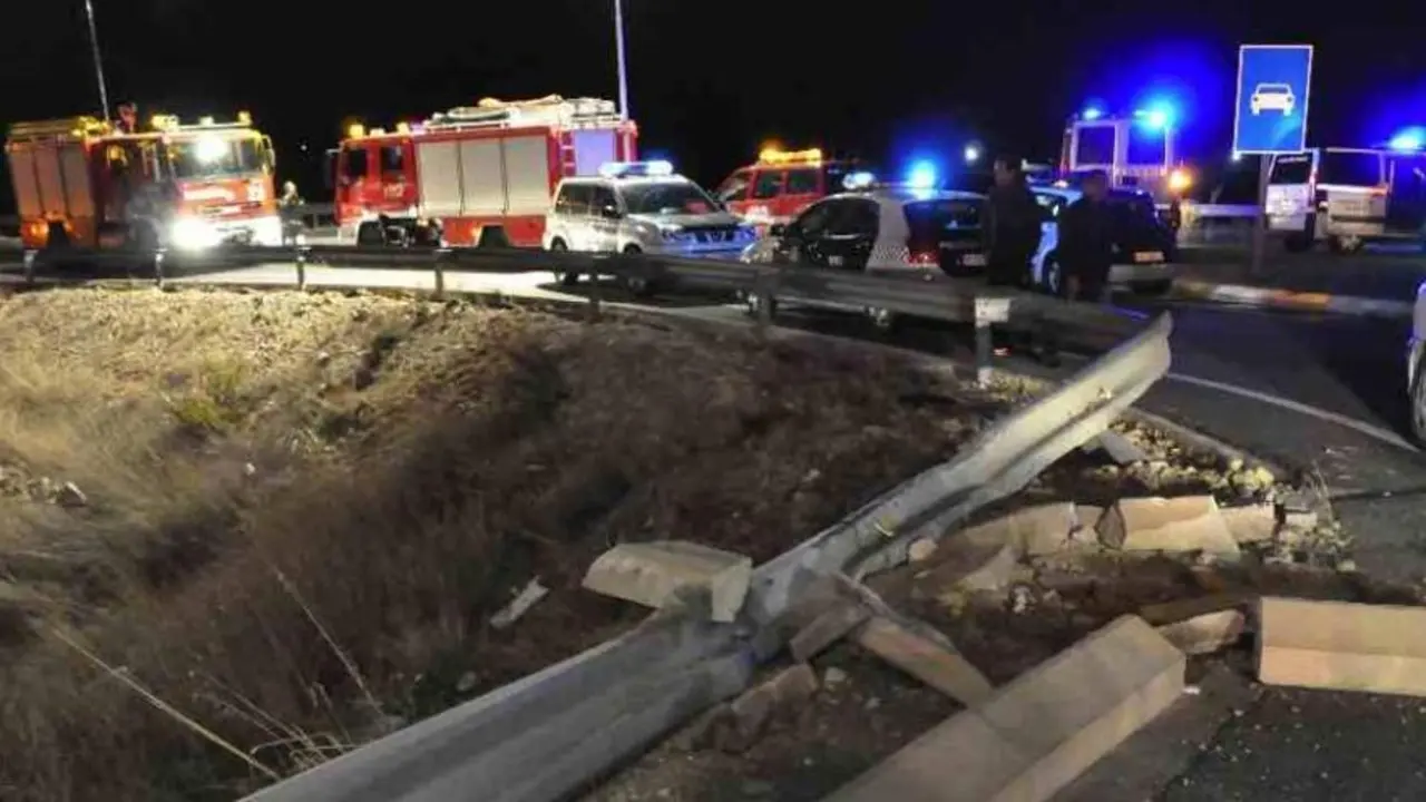 Imagen de archivo de efectivos de emergencias movilizados ante un accidente de tráfico