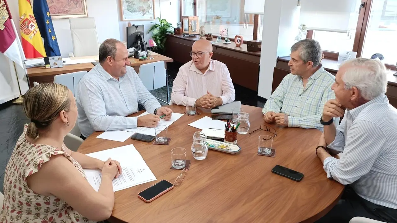 La Junta y la DOP Montes de Toledo renuevan promoción del aceite de oliva virgen extra