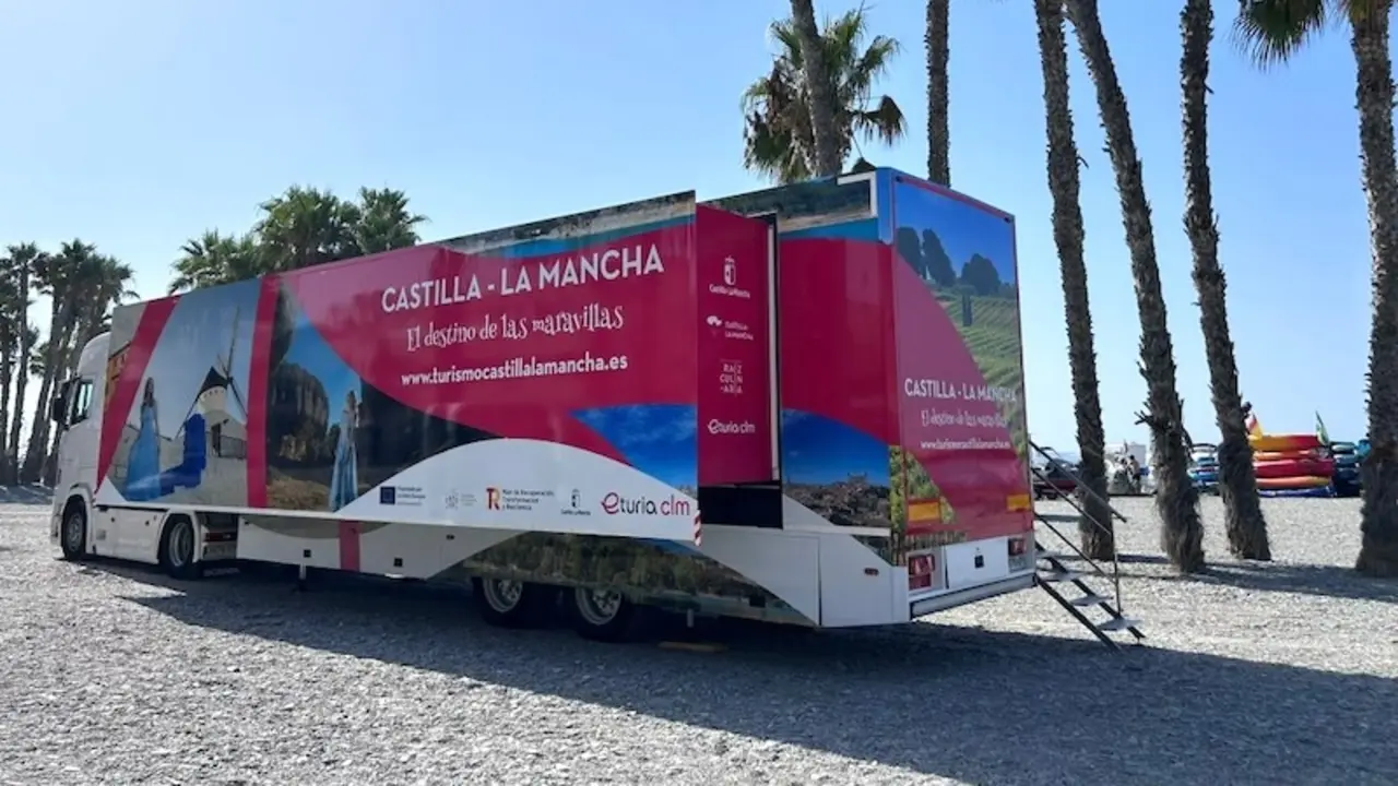 El tráiler turístico de Castilla-La Mancha se estrena en la costa valenciana
