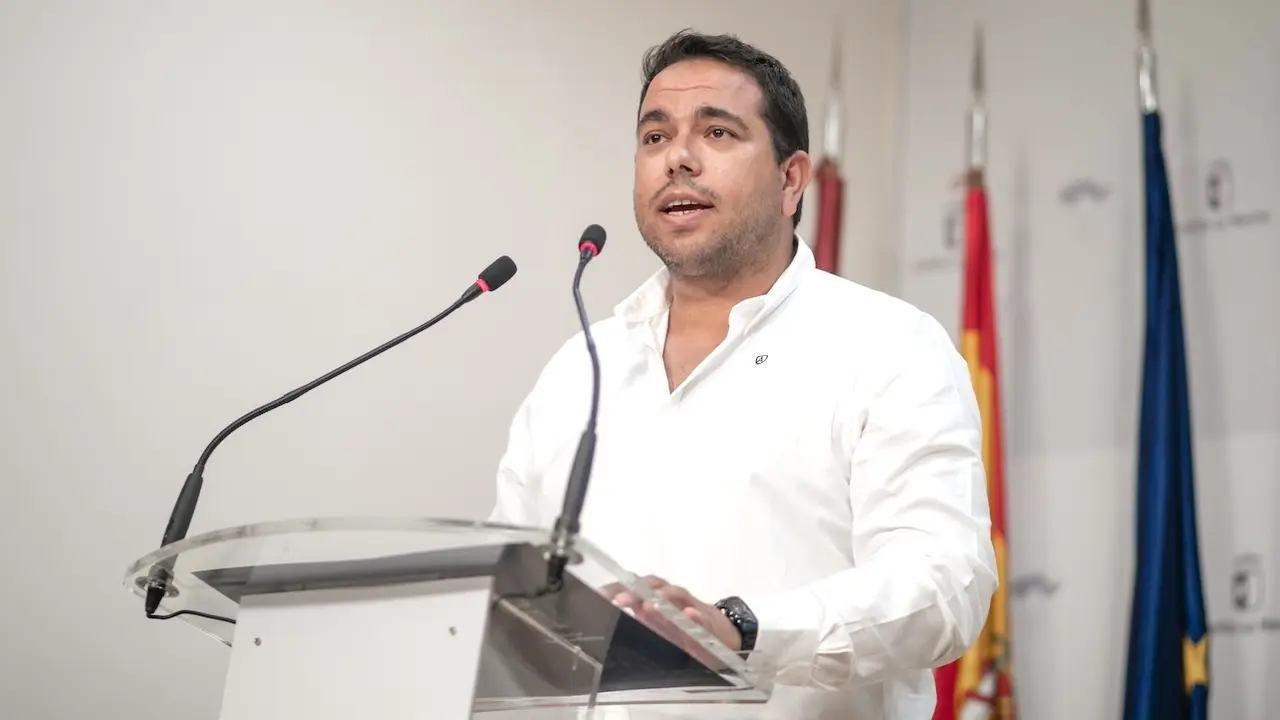 El director general de Transportes y Movilidad, Rubén Sobrino, ha informado de asuntos relacionados con su área en la Consejería de Fomento