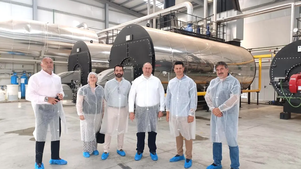 El consejero de Agricultura, Ganadería y Desarrollo Rural, Julián Martínez Lizán, ha visitado la planta de Ecopig Proteins, en el municipio toledano de Noblejas