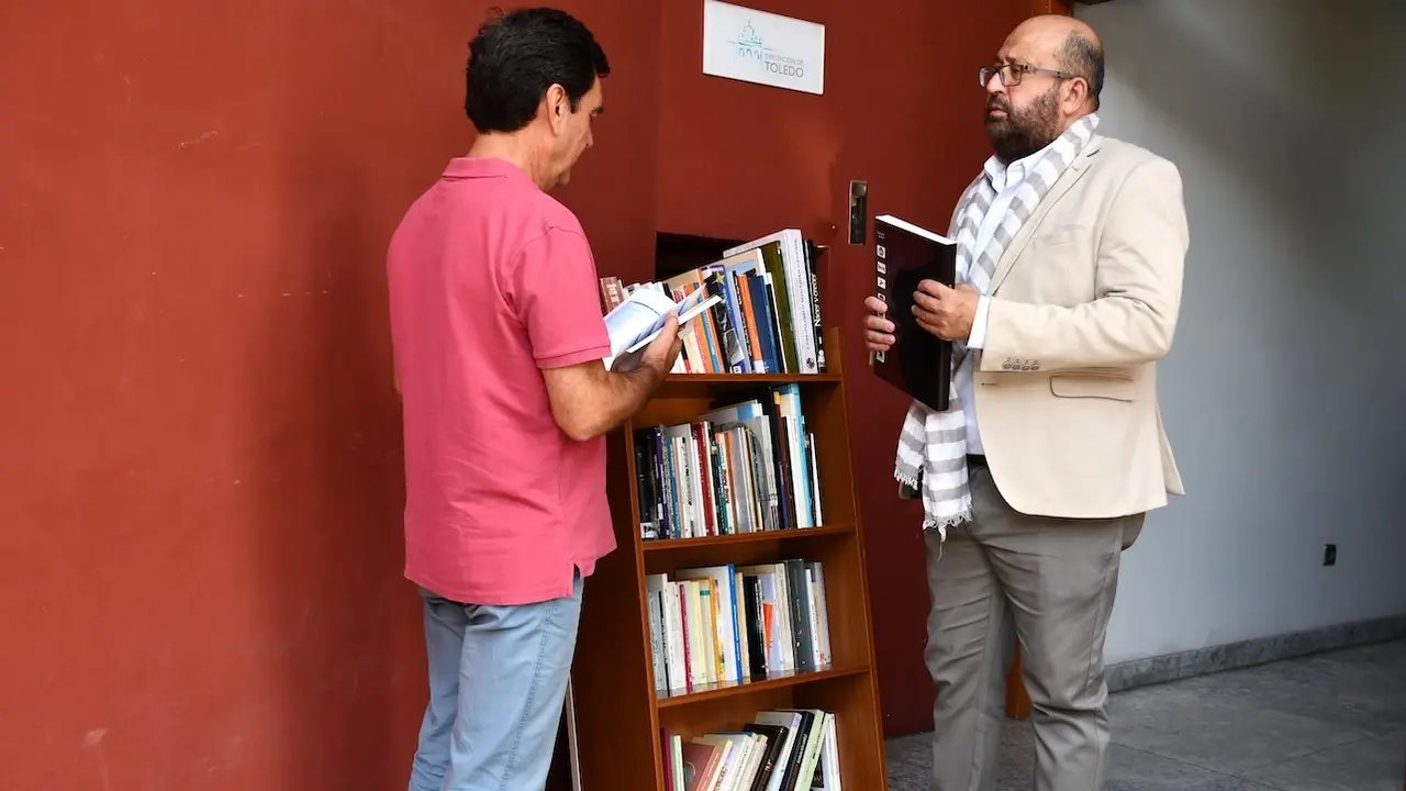 El servicio 'Libros de ida y vuelta' peligra ante los 3.500 no repuestos por los lectores