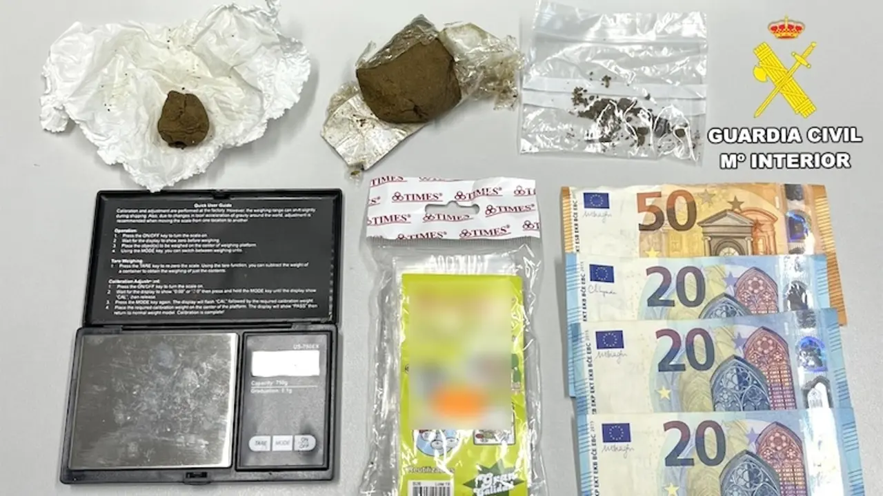Un detenido en Casas de Ves (Albacete) al encontrar en su vehículos 52 gramos de hachís