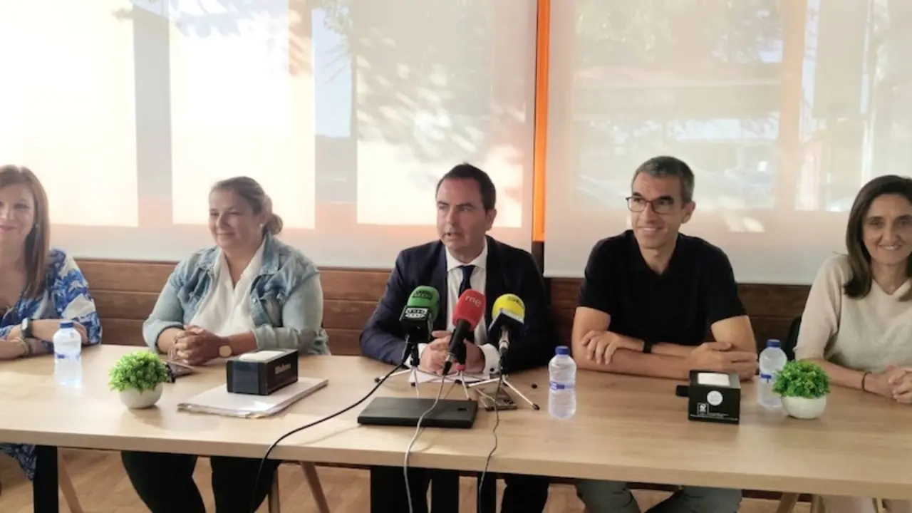 Los concejales del Grupo Municipal Socialista en el Ayuntamiento de Talavera de la Reina (Toledo)