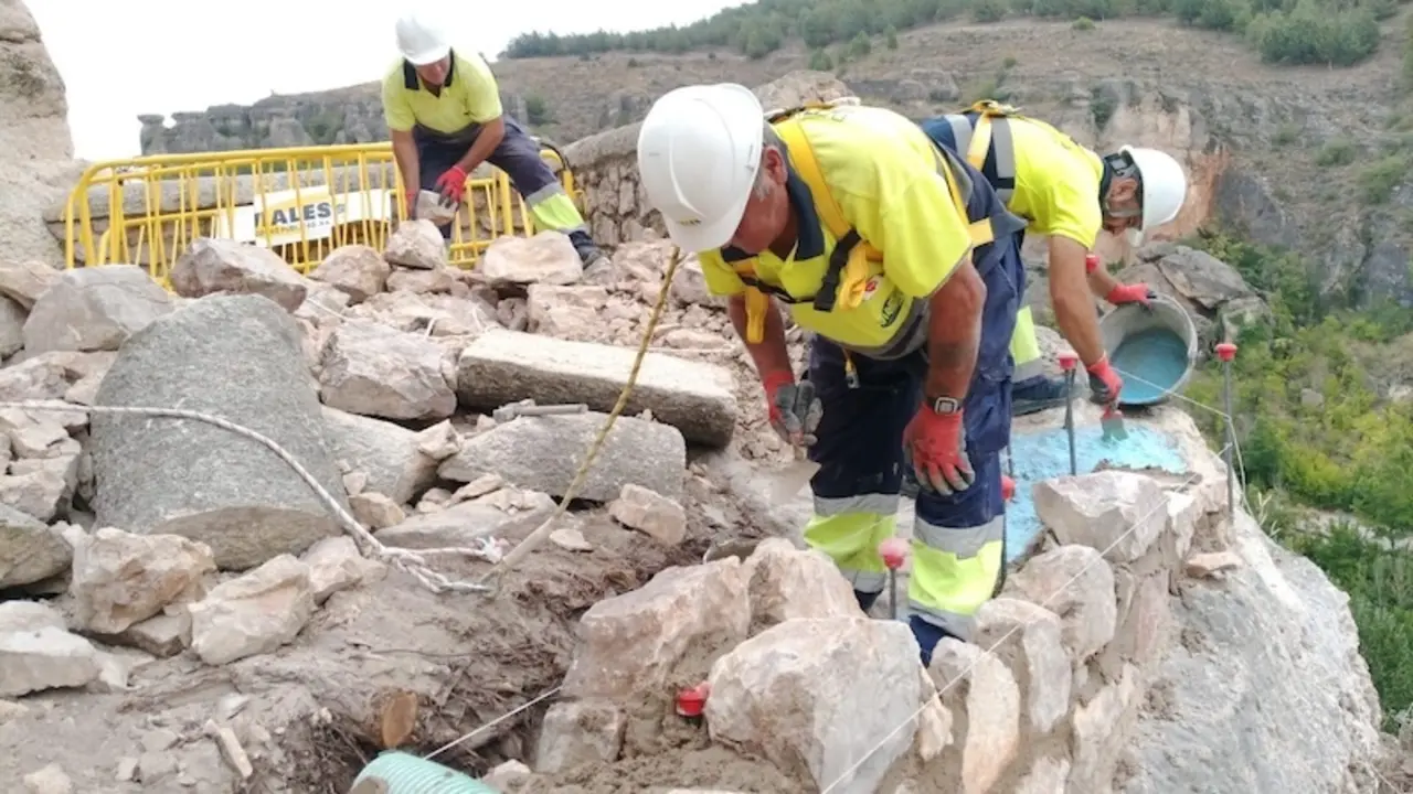 Avanzan "a buen ritmo" las obras del muro de uno de los Miradores de San Martín