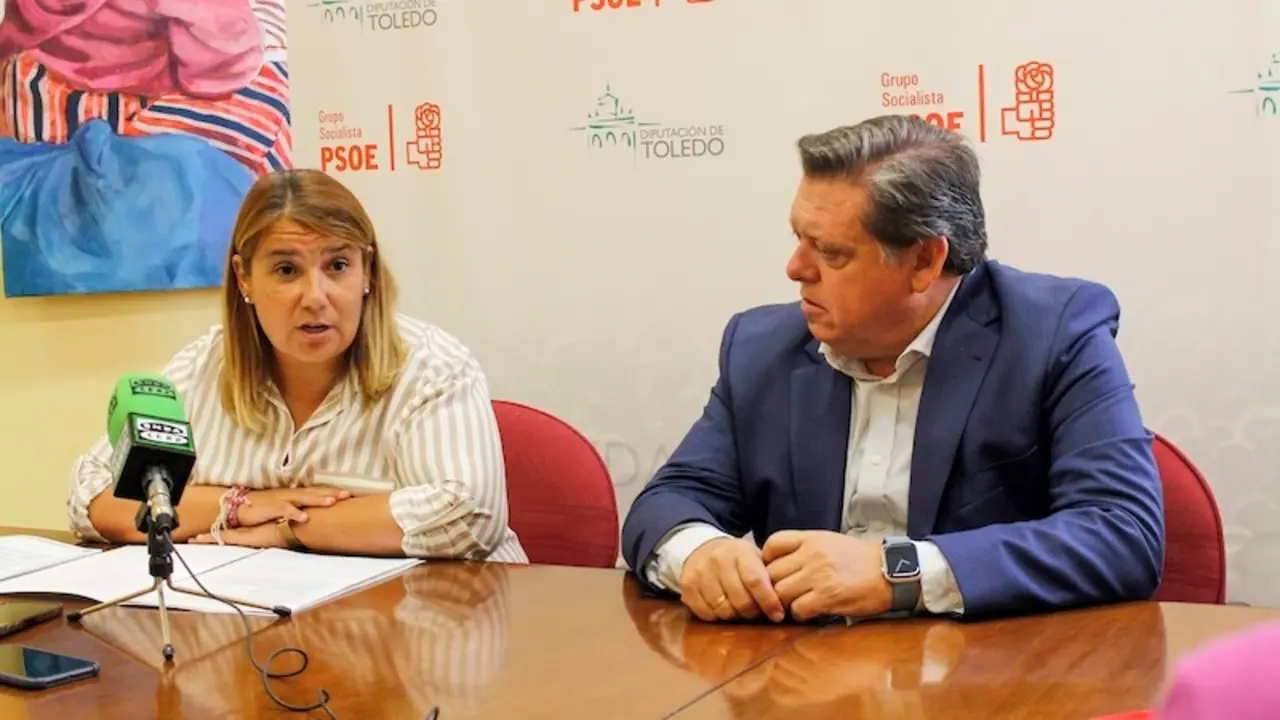 La portavoz del PSOE en la Diputación de Toledo, Tita García Élez, durante la rueda de prensa que ha ofrecido