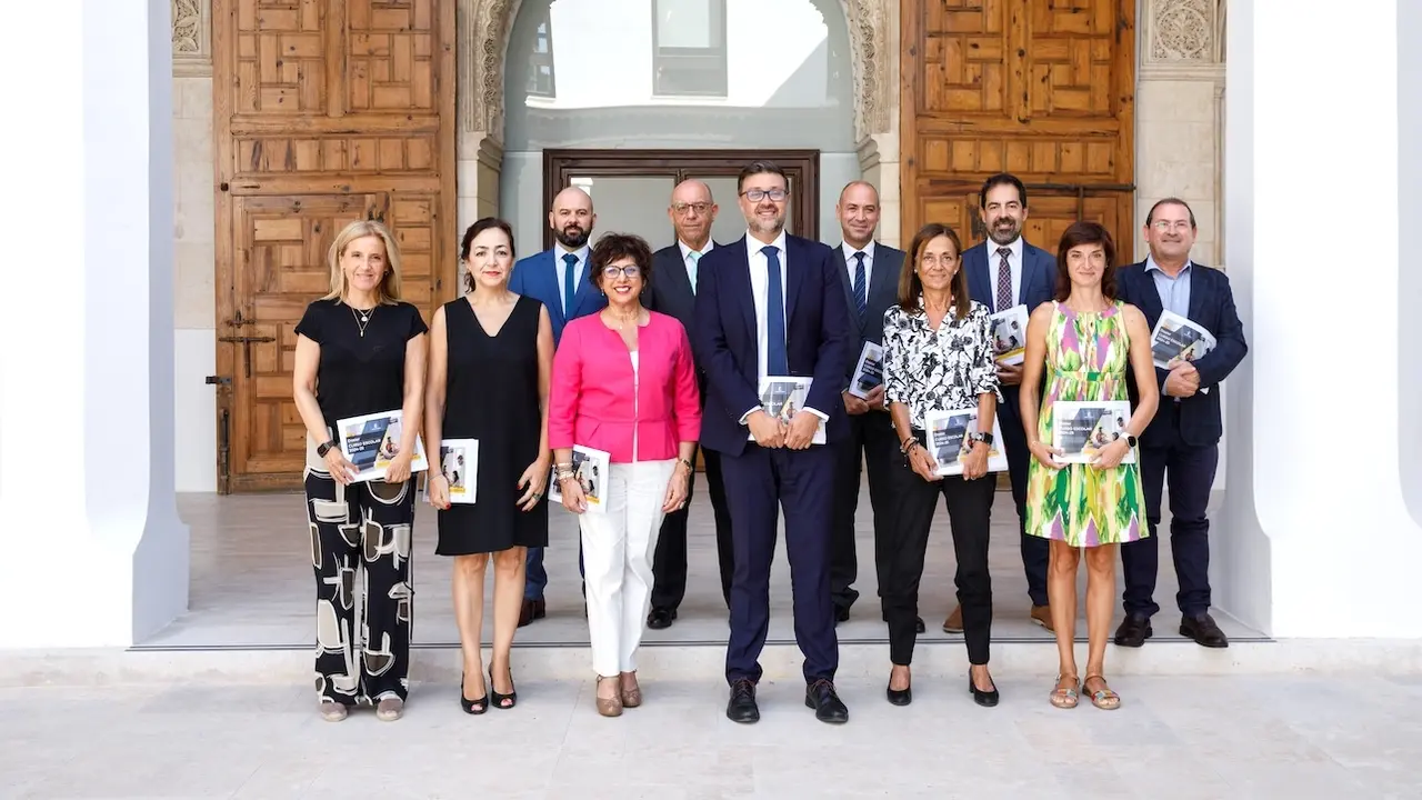 El consejero de Educación, Cultura y Deportes, Amador Pastor, ha ofrecido una rueda de prensa para informar de los detalles del inicio de curso escolar 2024-2025, en el Palacio de Fuensalida de Toledo
