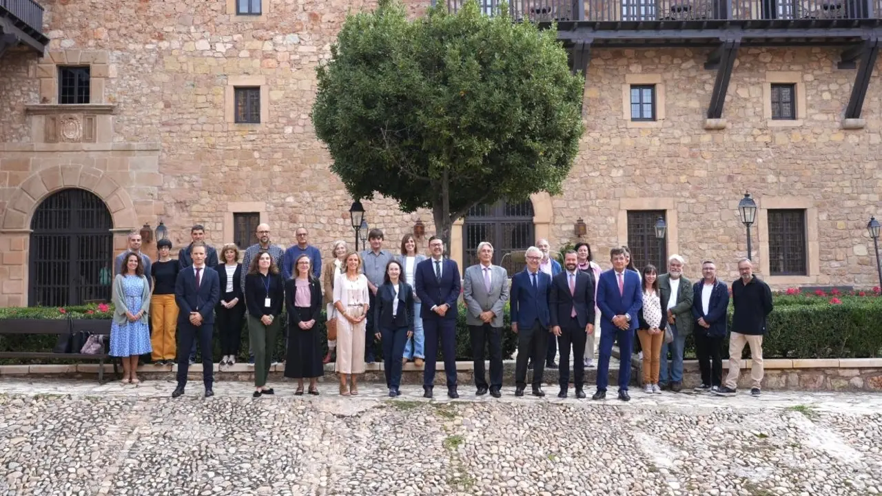 El consejero de Educación, Cultura y Deportes, Amador Pastor, en el seminario ASPEN Alcalá para docentes sobre liderazgo y valores que organiza esta institución académica en la localidad de Sigüenza (Guadalajara)