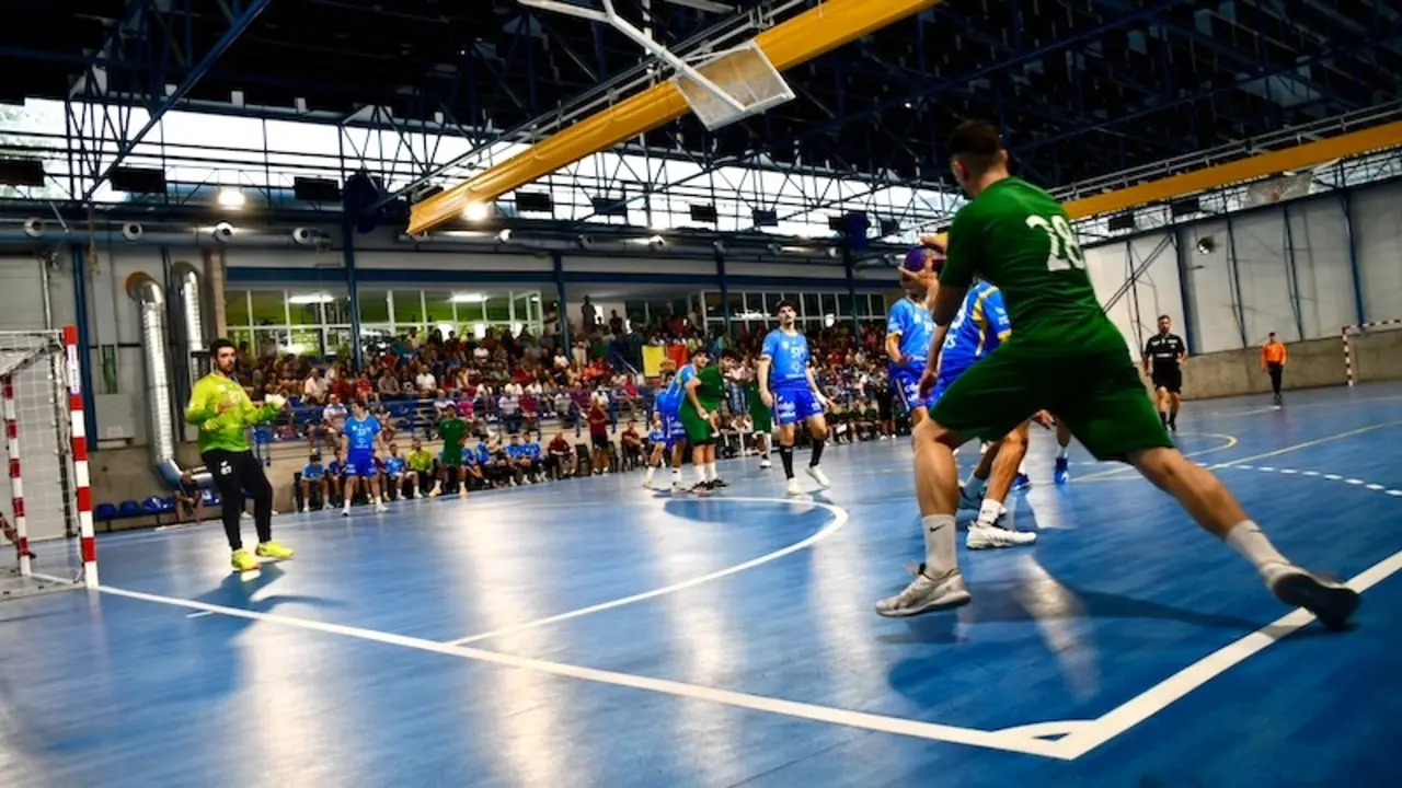 El Rebi Cuenca cierra pretemporada con victoria ante el Recoletas At. Valladolid (35-31)