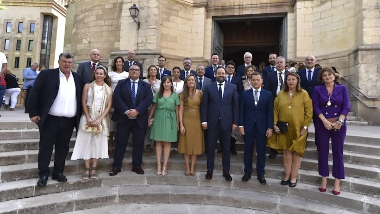 El alcalde de Albacete, Manuel Serrano, asiste a la misa de la Patrona junto a miembros del equipo de Gobierno y cargos del PP
