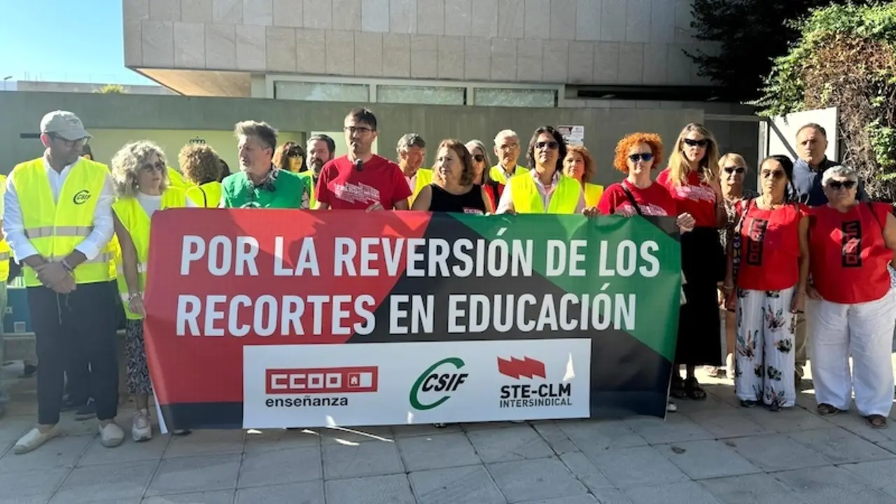 STE, CSIF y CCOO ven un "brindis al sol" en el acuerdo de educación propuesto por la Junta y llaman a la huelga de docentes de este miércoles 11 de septiembre