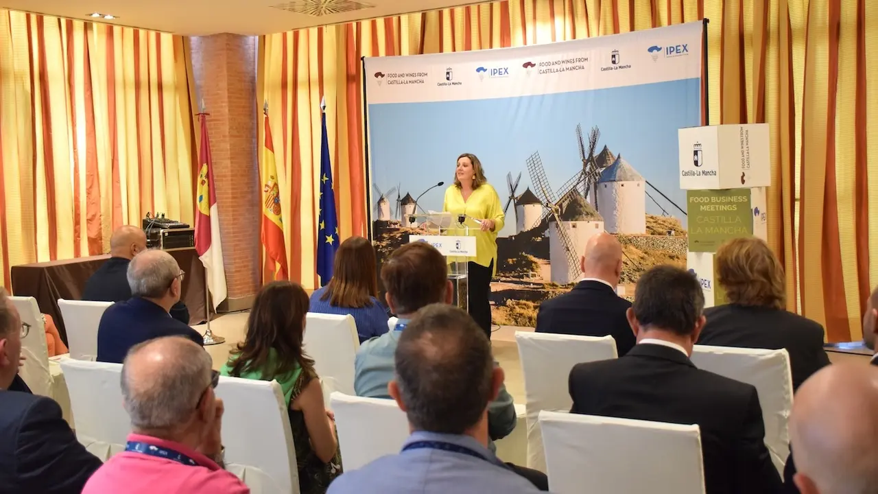 La consejera de Economía, Empresas y Empleo, Patricia Franco, participa en el encuentro ‘Food Business Meeting’ que se celebra en el Hotel Intelier Airén de Alcázar de San Juan (Ciudad Real)