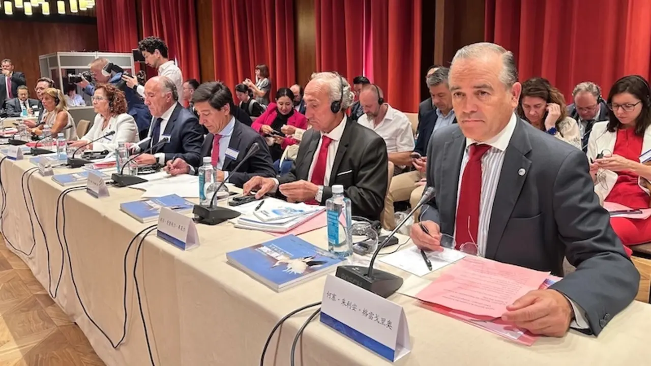 El alcalde de Talavera de la Reina (Toledo), José Julián Gregorio, ha participado en el&nbsp;Foro de Cooperación Económica y Comercial entre China (Jiangxi) y Europa (Madrid)
