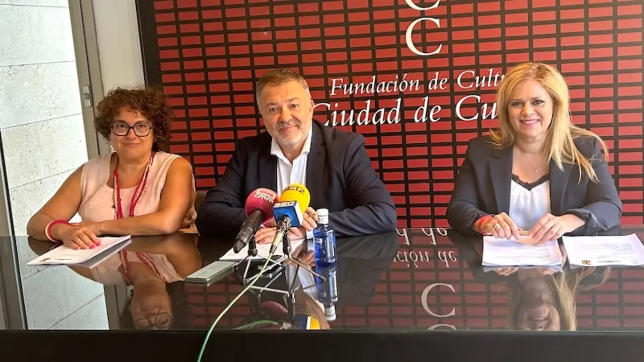 El alcalde de Cuenca, Darío Dolz, ha presentado al programación del Teatro Auditorio de Cuenca para la temporada de otoño