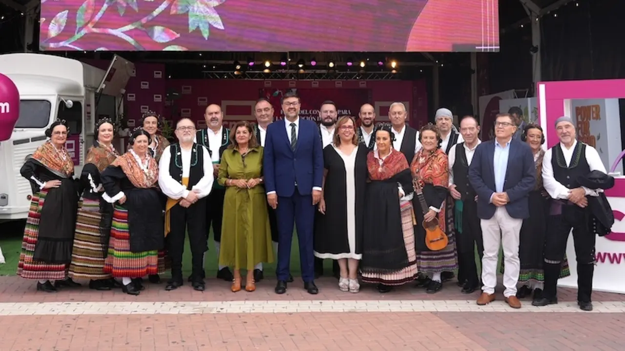 La Junta y CMMedia impulsarán el I Festival de Folclore de Castilla-La Mancha