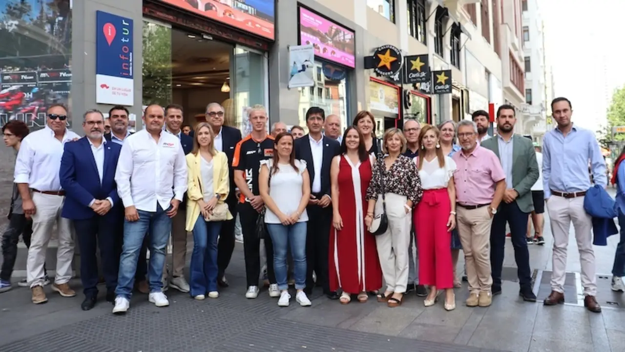 El vicepresidente segundo del Gobierno de Castilla- La Mancha, José Manuel Caballero, ha presentado, en la Oficina de Turismo de Castilla-La Mancha en Madrid, el Campeonato del Mundo de Motocross, que se celebrará en Cózar dentro de la programación como Región Europea del Deporte