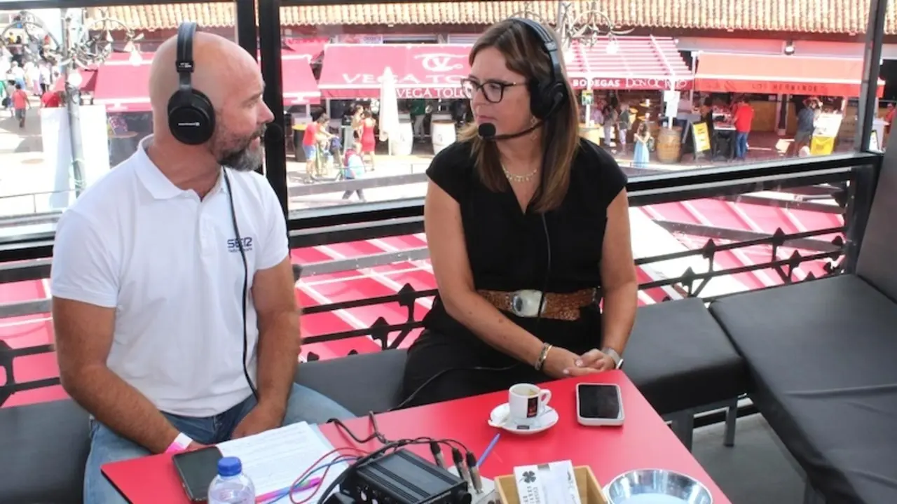 La consejera portavoz del Gobierno de Castilla-La Mancha, Esther Padilla, en un momento de la entrevista con la Cadena Ser desde la Feria de Albacete