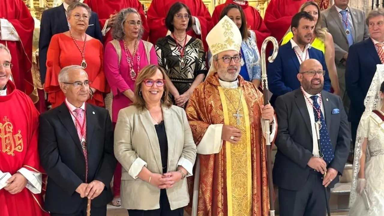 La viceconsejera de Cultura y Deportes, Carmen Teresa Olmedo, en la Solemne Función al Cristo de la Santa Cruz en la Colegiata de Yepes (Toledo)
