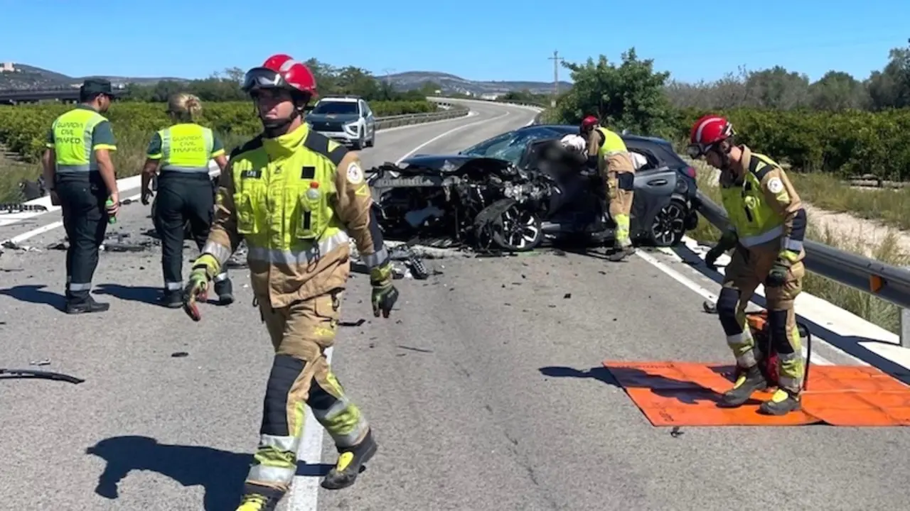 accidente de tráfico, choque, colisión, salida de vía, salirse de la vía,