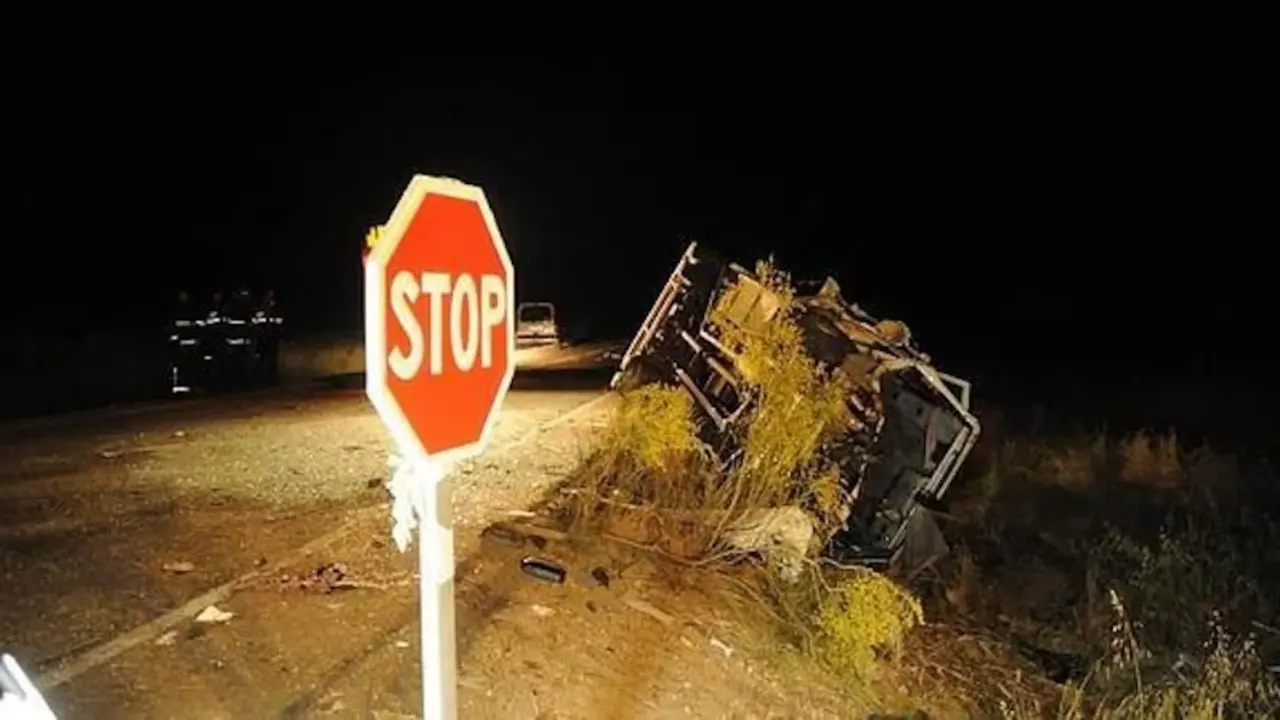 Imagen de archivo de un accidente de tráfico con un minibús implicado