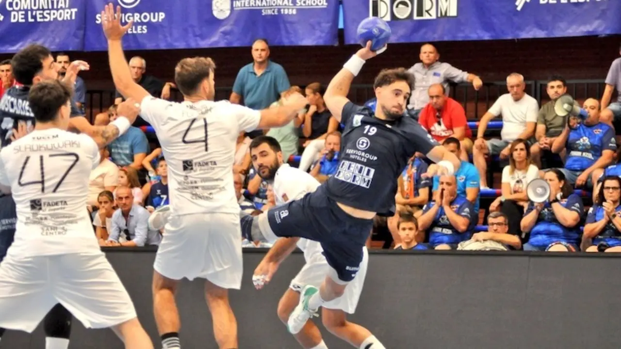 El Benidorm amarga el regreso del Guadalajara a la Liga Plenitude Asobal (33-28)