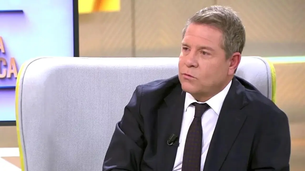 El presidente de Castilla-La Mancha, Emiliano García-Page, en un momento de la entrevista en 'La mirada crítica' de Telecinco