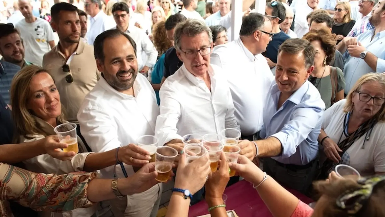 El presidente del PP, Alberto Núñez Feijóo, este lunes en su visita a la Feria de Albacete - EP/Víctor Fernández
