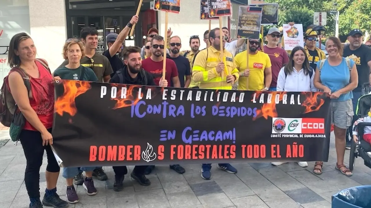 Trabajadores de Geacam protestan por el despido de personal interino y fijo