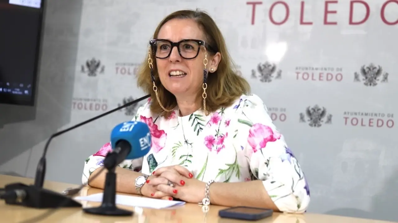 La concejal de Obras y Servicios de Toledo, Loreto Molina ha presentado este miércoles la séptima fase del proyecto piloto para la eliminación del bolseo en el Casco Histórico de la ciudad