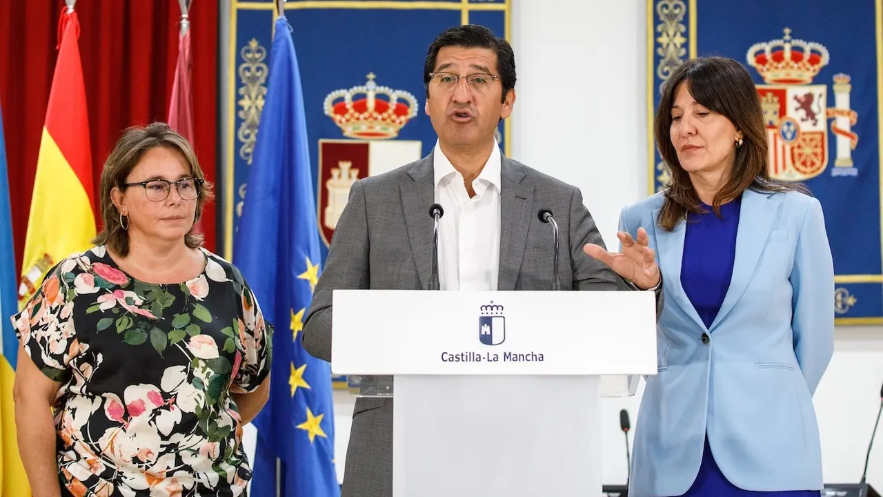 El vicepresidente segundo del Gobierno de Castilla-La Mancha, José Manuel Caballero, ha informado de la acción del Gobierno regional desde el Ayuntamiento de Viso del Marqués (Ciudad Real), donde Emiliano García-Page reúne estos días a sus consejeros y altos cargos