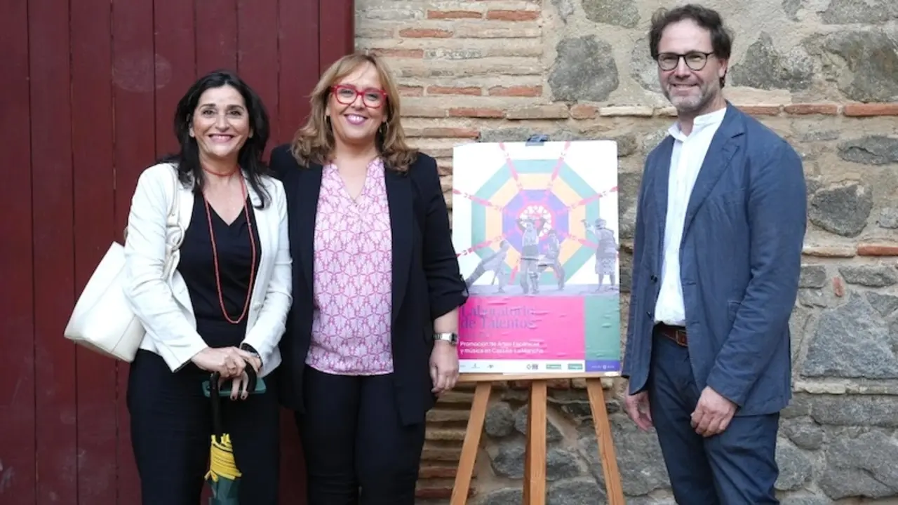 La viceconsejera de Cultura, Carmen Teresa Olmedo, en la representación de la obra de danza ´En Cueros´ dentro del proyecto 'Laboratorio de Talentos'