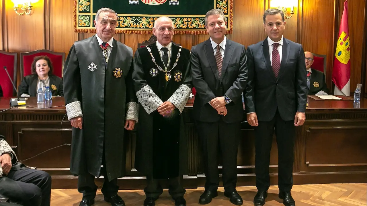 El presidente de Castilla-La Mancha, Emiliano García-Page, ha asistido en el Palacio de Justicia de Albacete, al acto solemne de apertura de tribunales con motivo del inicio del año judicial en Castilla-La Mancha