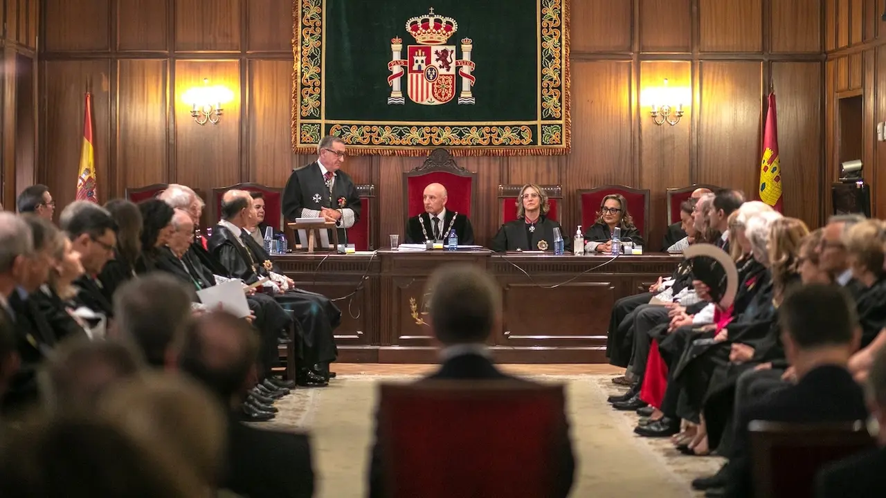 El fiscal superior de Castilla-La Mancha, Emilio Manuel Fernández, interviene en el acto de apertura del año judicial en Castilla-La Mancha que ha presidido el presidente del TSJCLM, Vicente Rouco