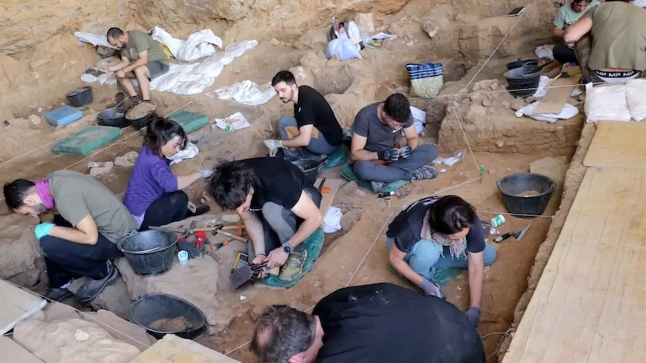El yacimiento del Abrigo de la Malia podría entrar en etapa neandertal en futuras campañas